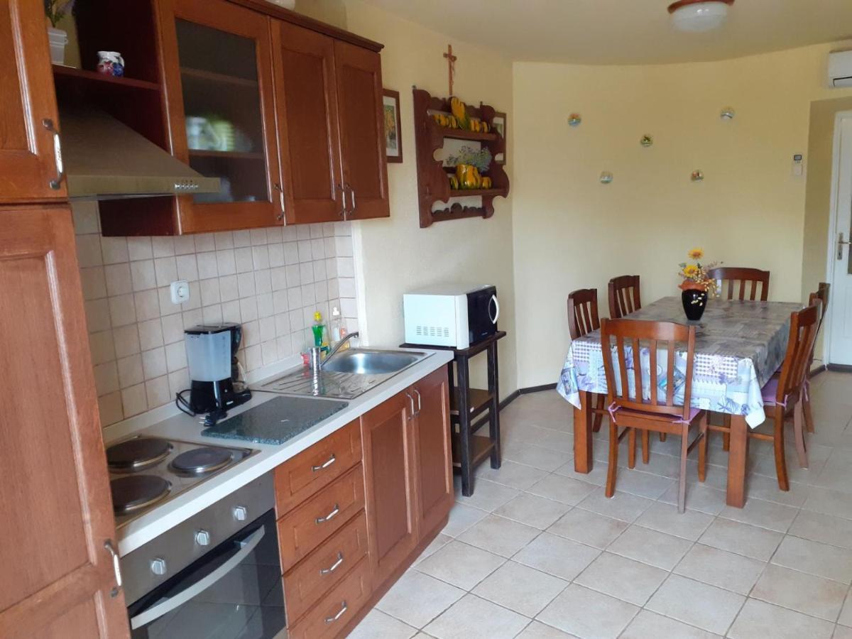 Kuca Sa Pogledom Na More- Paula Baška Esterno foto